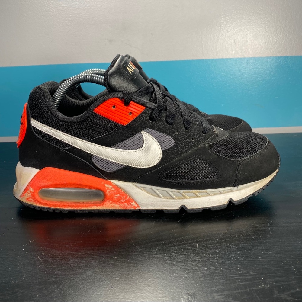 Nike Air Max IVO "black crimson"